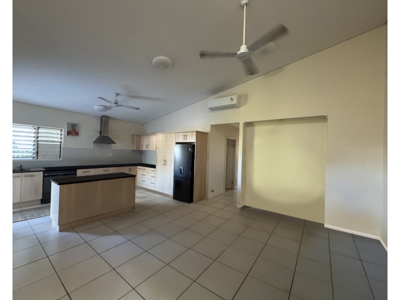 Duplex 1/5 Clipper Ct, South Mission Beach QLD 4852