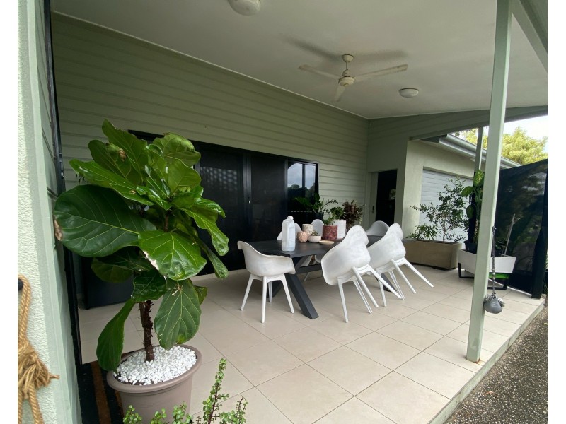 Duplex 1/5 Clipper Ct, South Mission Beach QLD 4852