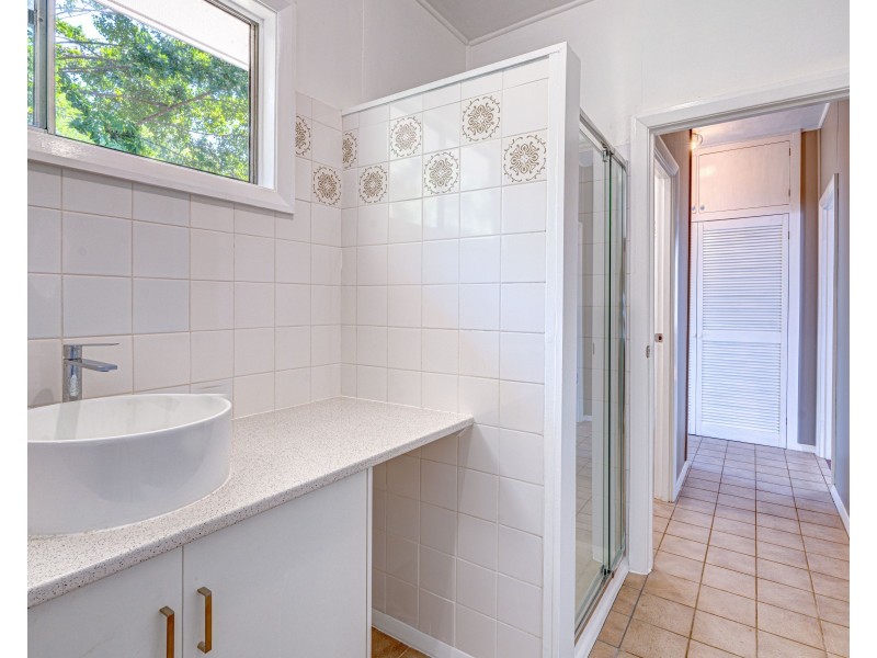 1 Wildsoet St, Wongaling Beach QLD 4852