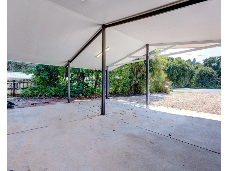 1 Wildsoet St, Wongaling Beach QLD 4852