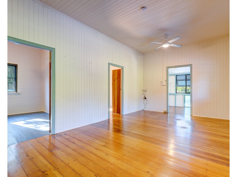 74 Vipiana Dr, Tully Heads QLD 4854