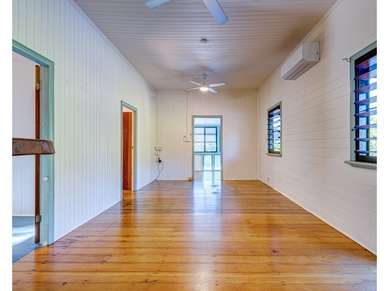 74 Vipiana Dr, Tully Heads QLD 4854