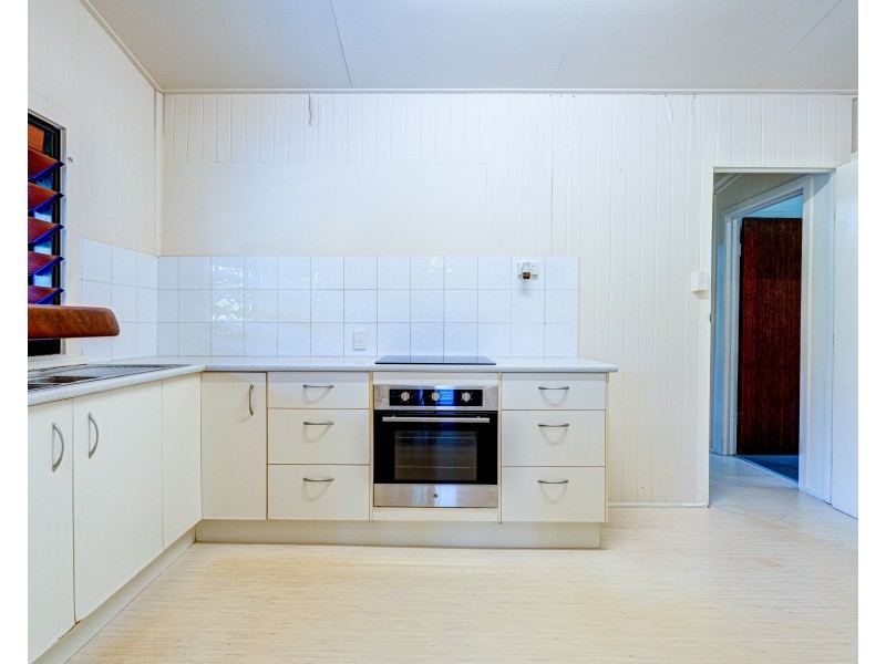 74 Vipiana Dr, Tully Heads QLD 4854