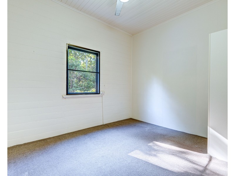 74 Vipiana Dr, Tully Heads QLD 4854