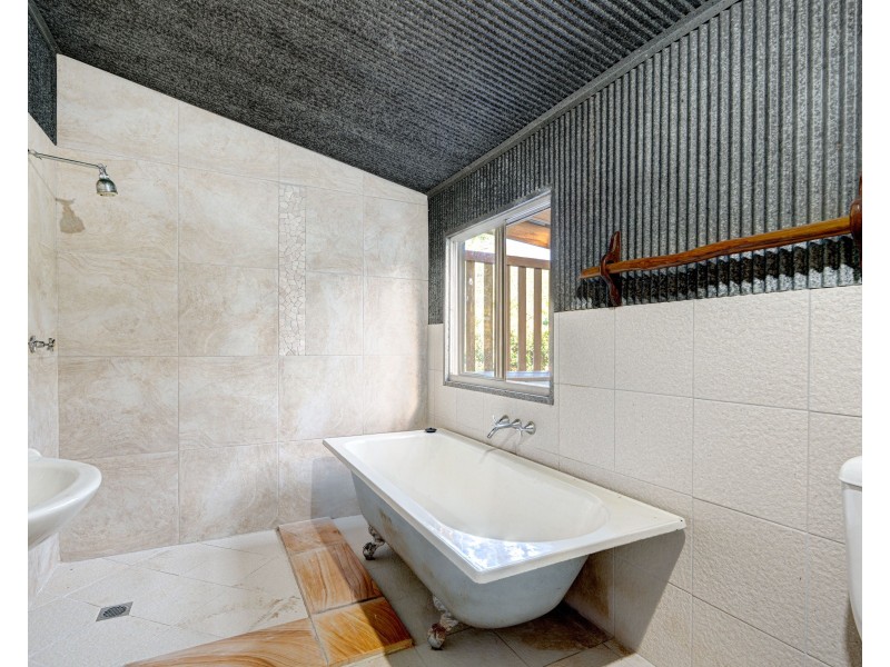 74 Vipiana Dr, Tully Heads QLD 4854
