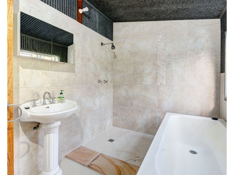 74 Vipiana Dr, Tully Heads QLD 4854