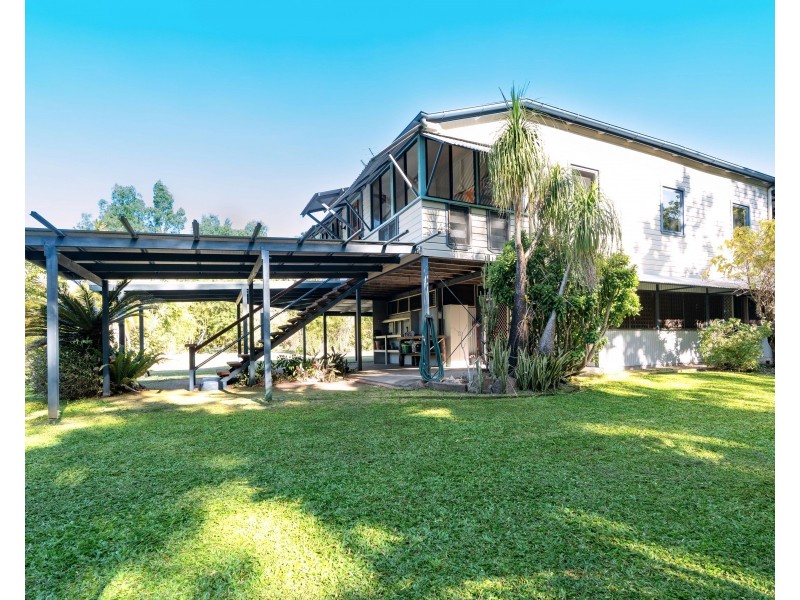 74 Vipiana Dr, Tully Heads QLD 4854
