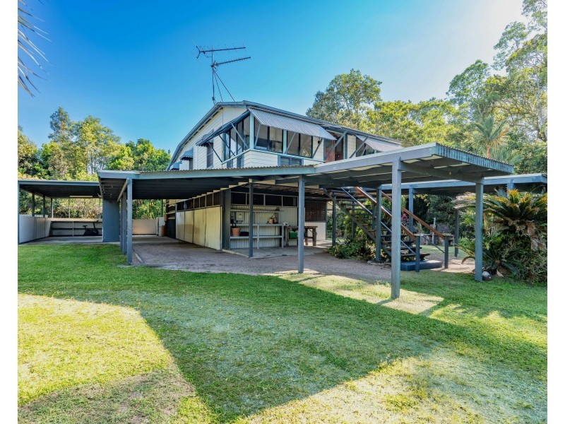 74 Vipiana Dr, Tully Heads QLD 4854