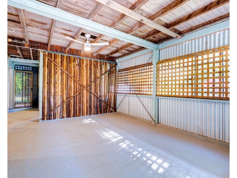 74 Vipiana Dr, Tully Heads QLD 4854
