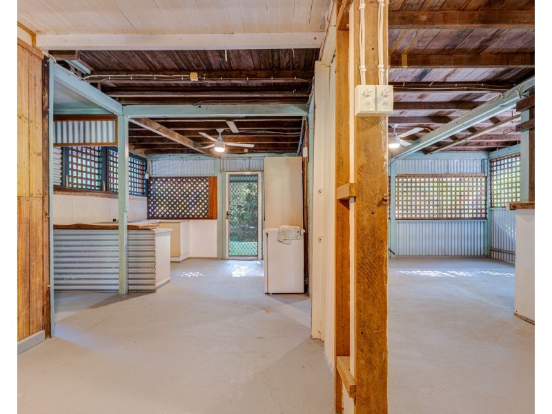 74 Vipiana Dr, Tully Heads QLD 4854