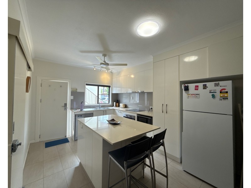 Unit 2/145 Reid Rd, Wongaling Beach QLD 4852