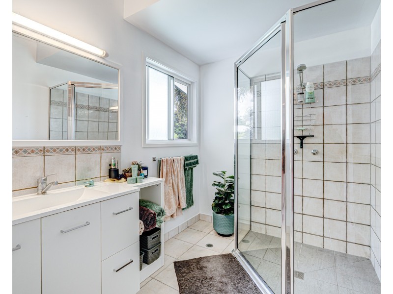 2 Dunkalli Cres, Wongaling Beach QLD 4852