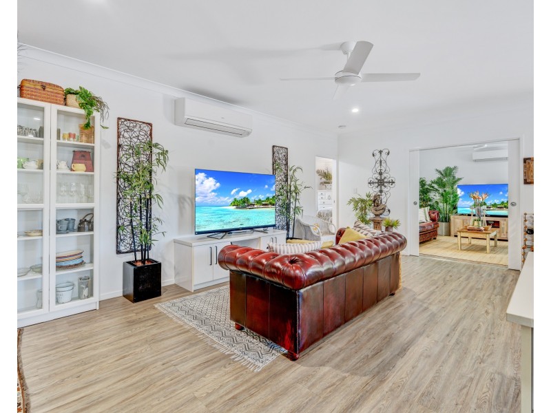 6 Reef St, Wongaling Beach QLD 4852