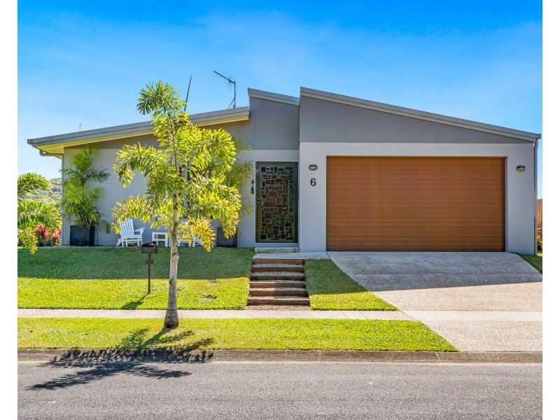 6 Reef St, Wongaling Beach QLD 4852