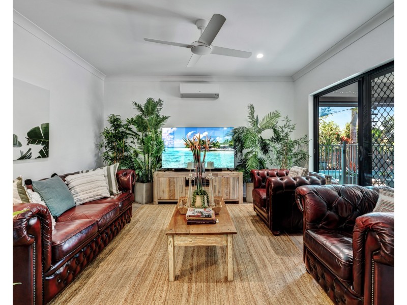 6 Reef St, Wongaling Beach QLD 4852