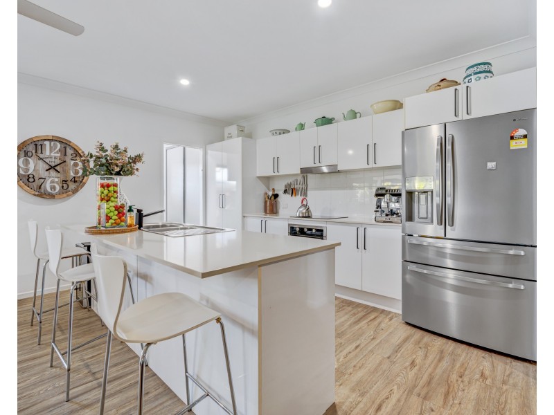 6 Reef St, Wongaling Beach QLD 4852