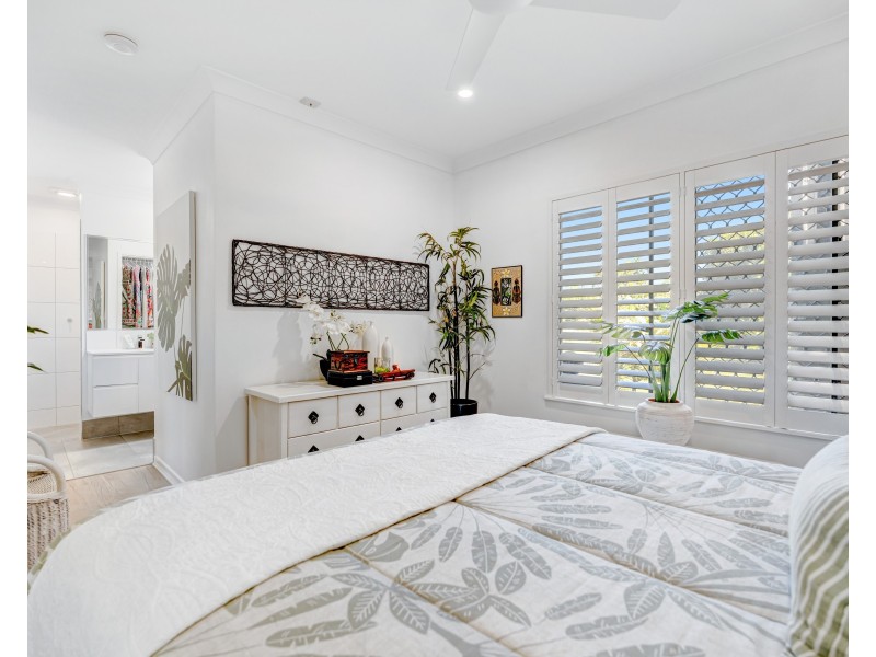 6 Reef St, Wongaling Beach QLD 4852