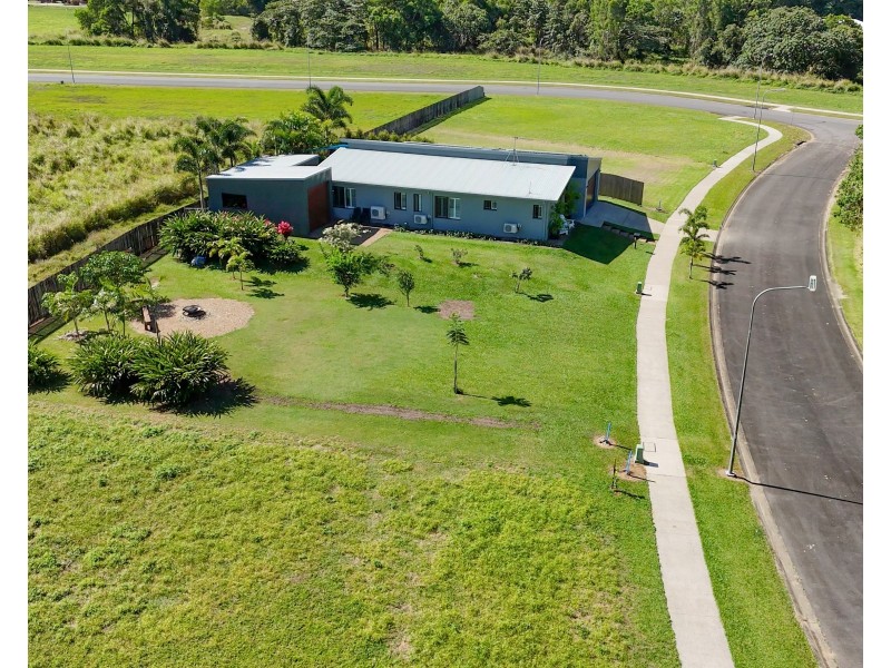 8 Reef St, Wongaling Beach QLD 4852