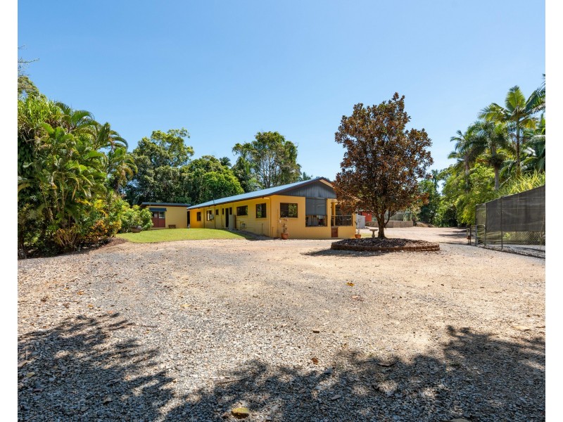 62 Mountain View Cl, Maria Creeks QLD 4855