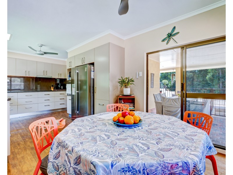 62 Mountain View Cl, Maria Creeks QLD 4855