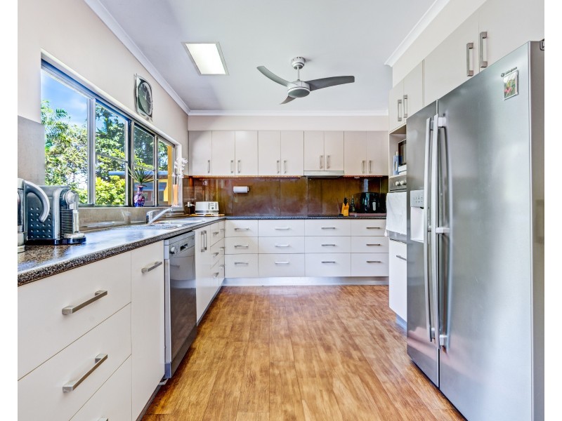 62 Mountain View Cl, Maria Creeks QLD 4855