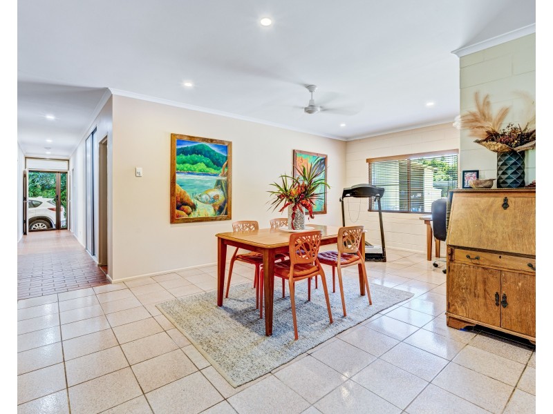 62 Mountain View Cl, Maria Creeks QLD 4855