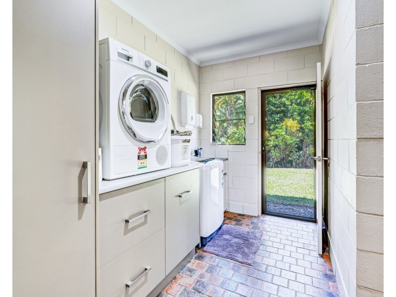 62 Mountain View Cl, Maria Creeks QLD 4855