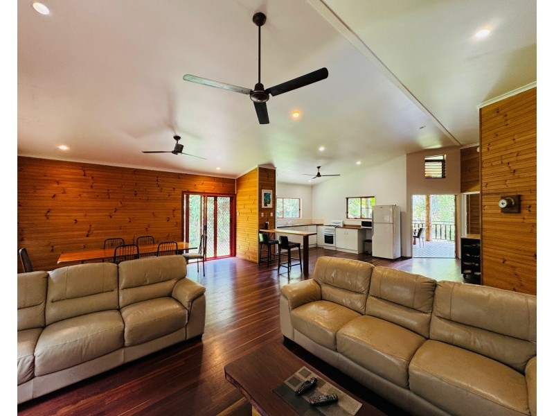 8 Mission Cir, Wongaling Beach QLD 4852