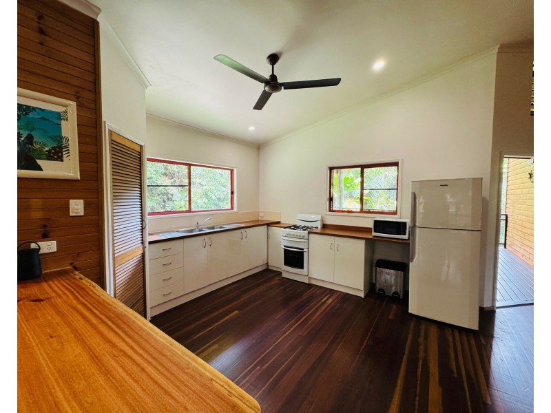 8 Mission Cir, Wongaling Beach QLD 4852