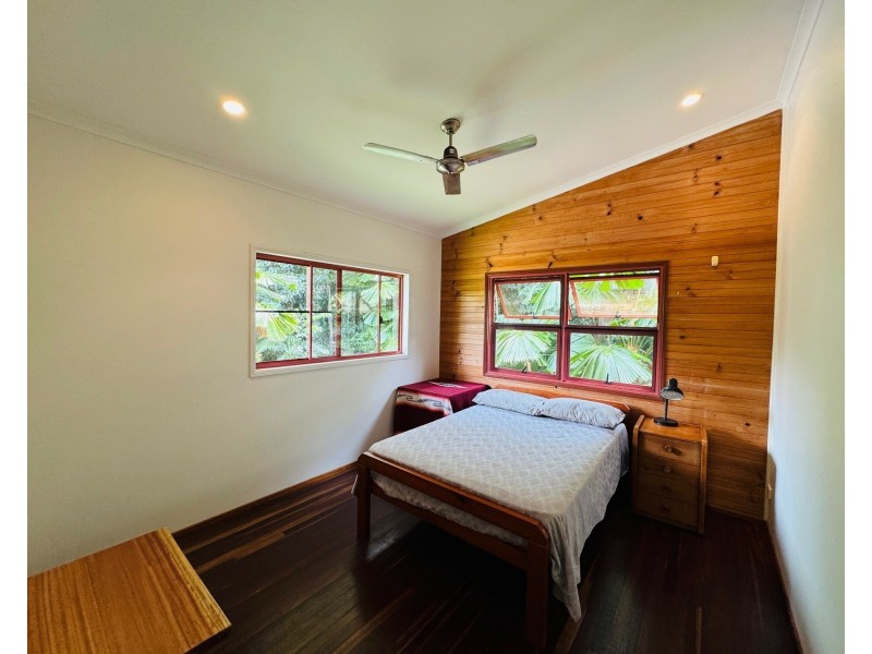 8 Mission Cir, Wongaling Beach QLD 4852