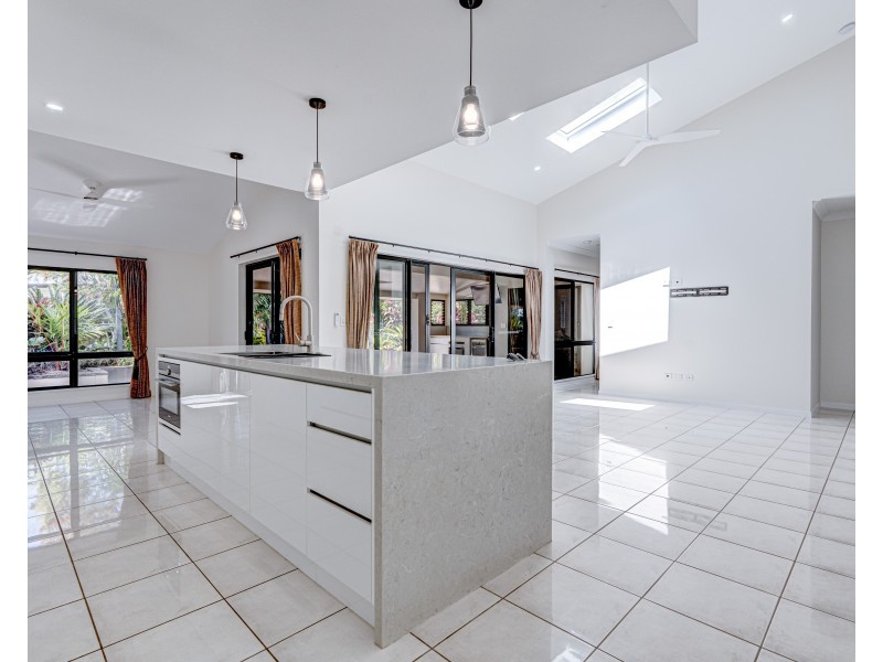 14 Sanctuary Cres, Wongaling Beach QLD 4852