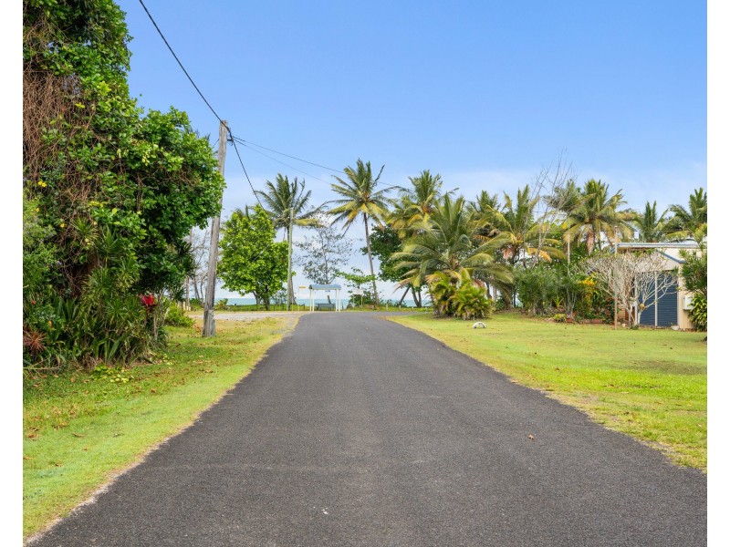 7 Barakaoan Rd, Cowley Beach QLD 4871