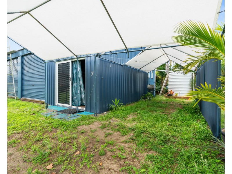 7 Barakaoan Rd, Cowley Beach QLD 4871