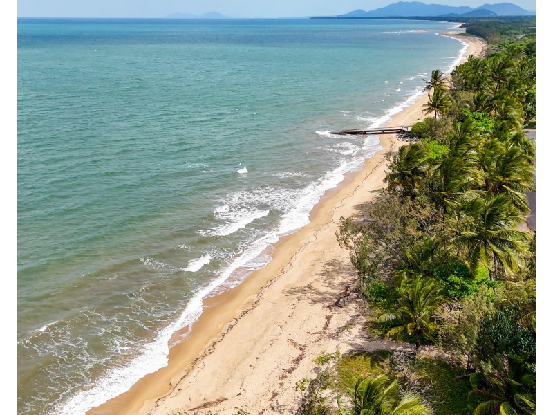 7 Barakaoan Rd, Cowley Beach QLD 4871