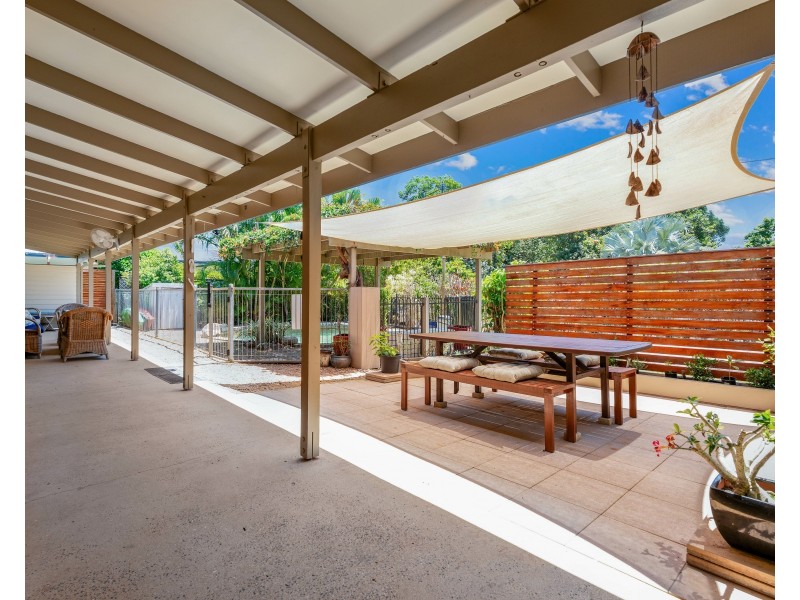 31 Pioneer St, Bingil Bay QLD 4852
