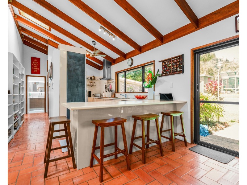 31 Pioneer St, Bingil Bay QLD 4852