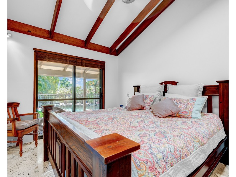 31 Pioneer St, Bingil Bay QLD 4852