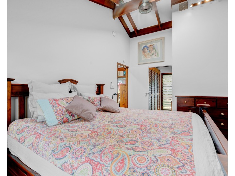 31 Pioneer St, Bingil Bay QLD 4852