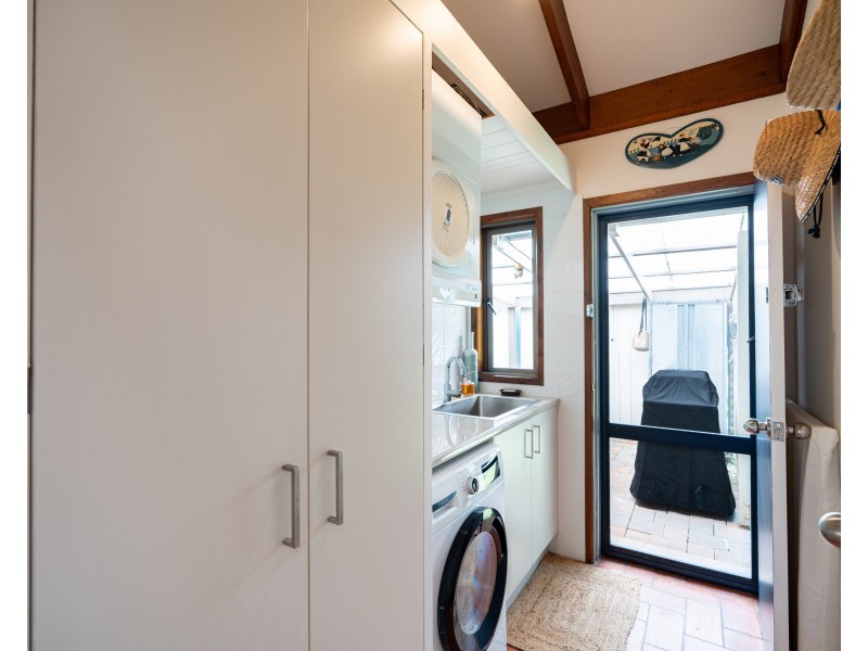 31 Pioneer St, Bingil Bay QLD 4852