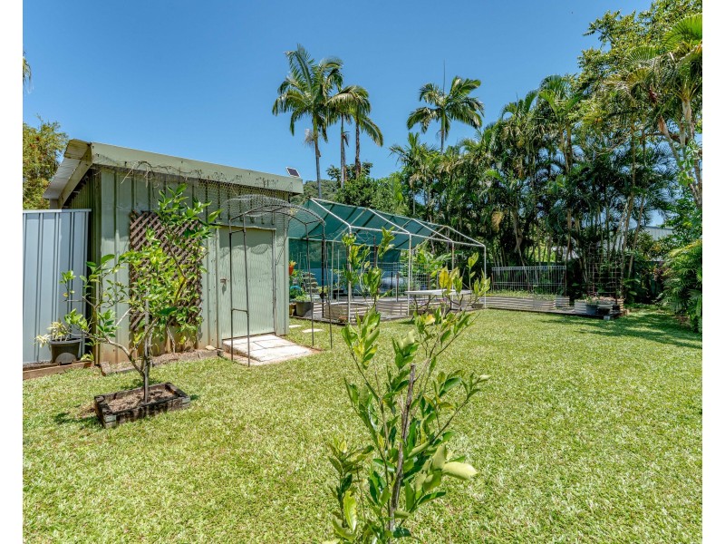 31 Pioneer St, Bingil Bay QLD 4852