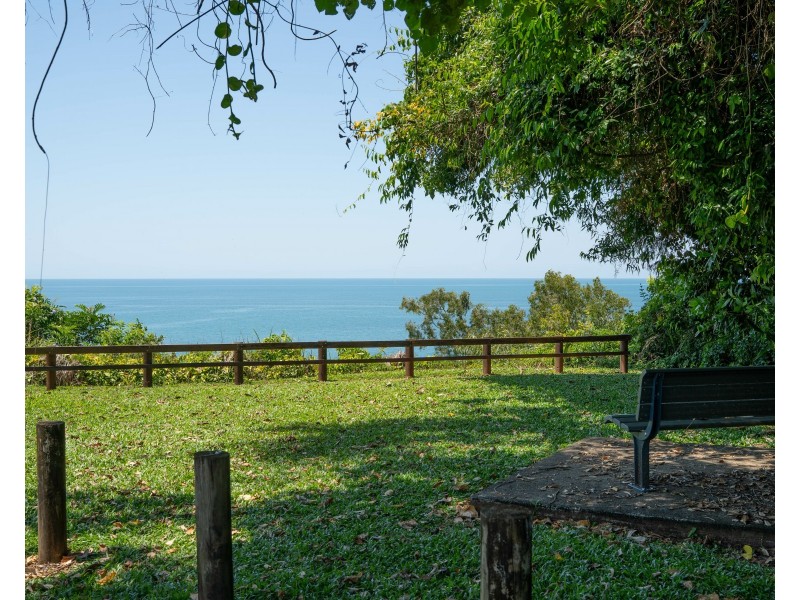 31 Pioneer St, Bingil Bay QLD 4852