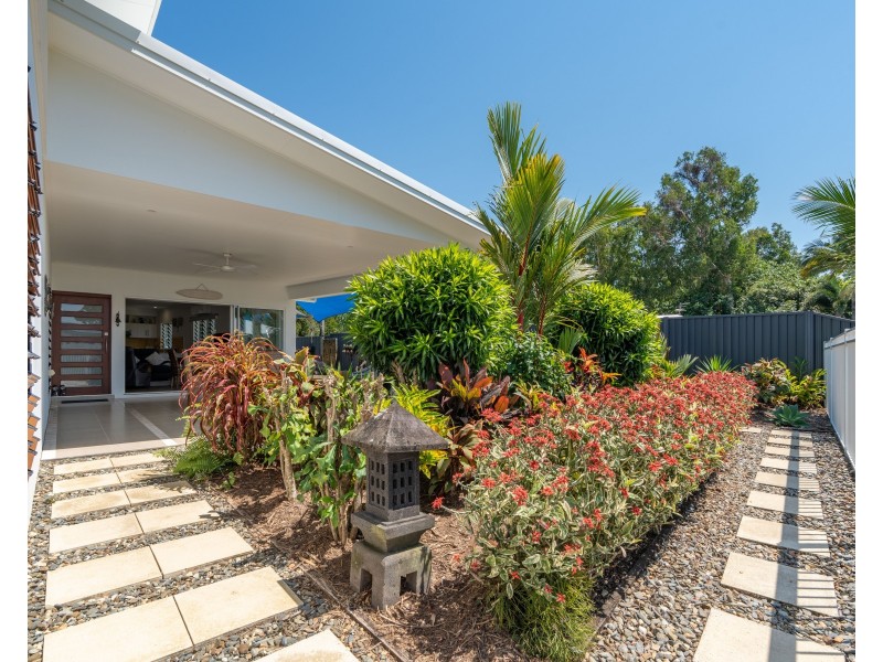 9 Shore St, Wongaling Beach QLD 4852