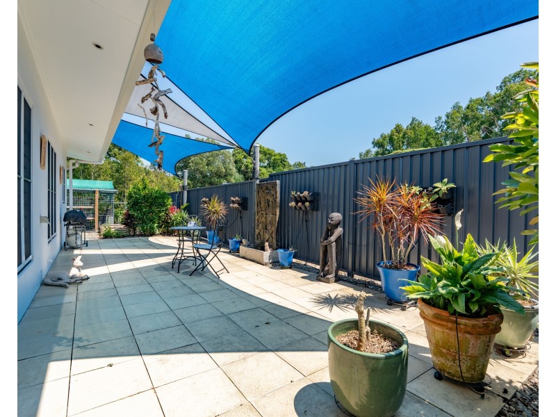 9 Shore St, Wongaling Beach QLD 4852