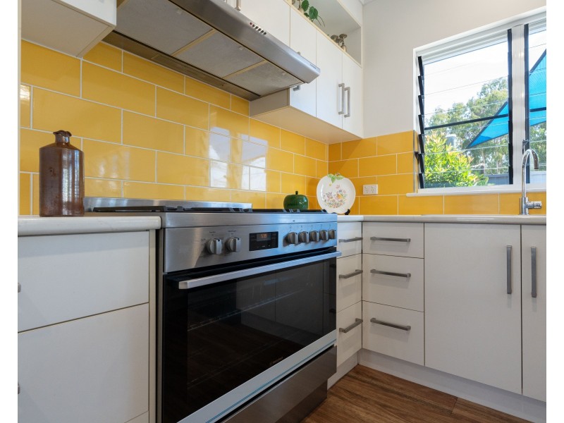 9 Shore St, Wongaling Beach QLD 4852