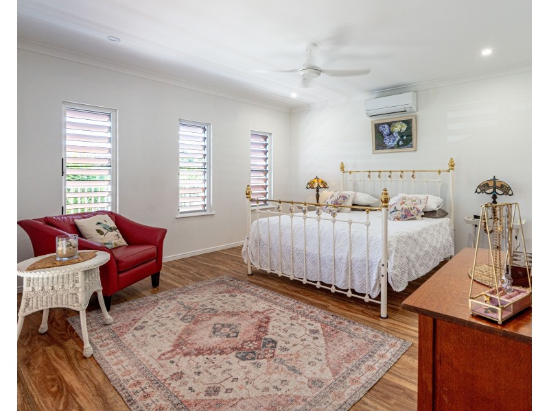 9 Shore St, Wongaling Beach QLD 4852