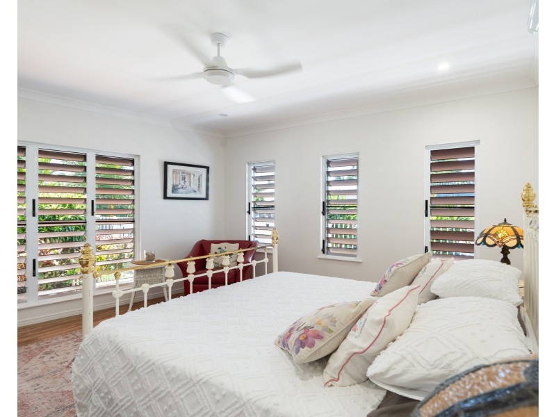 9 Shore St, Wongaling Beach QLD 4852