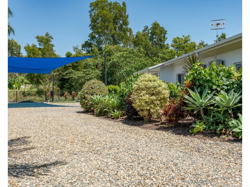 9 Shore St, Wongaling Beach QLD 4852