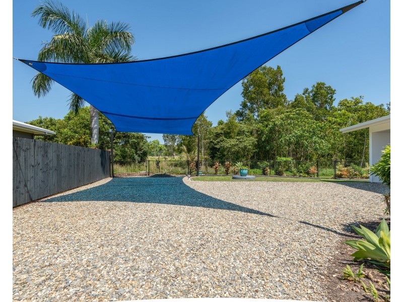 9 Shore St, Wongaling Beach QLD 4852