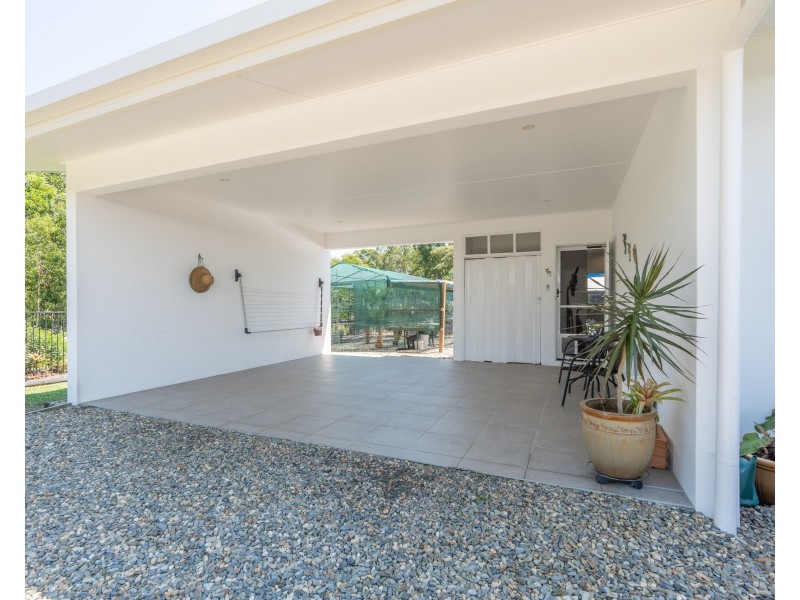 9 Shore St, Wongaling Beach QLD 4852