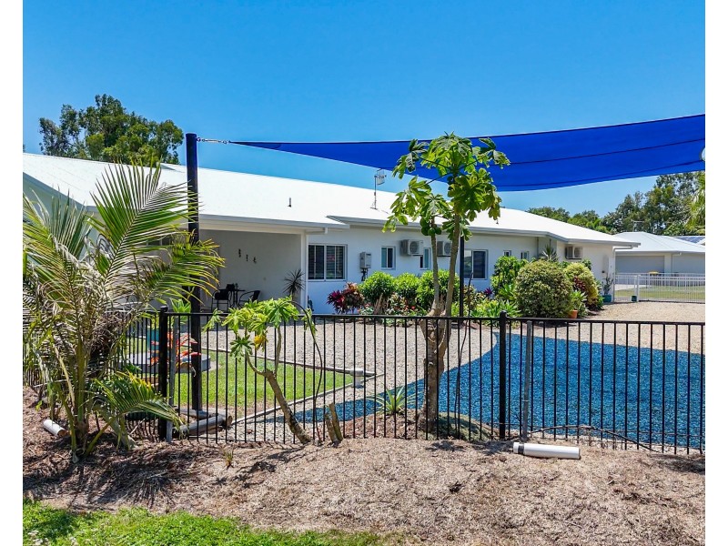 9 Shore St, Wongaling Beach QLD 4852